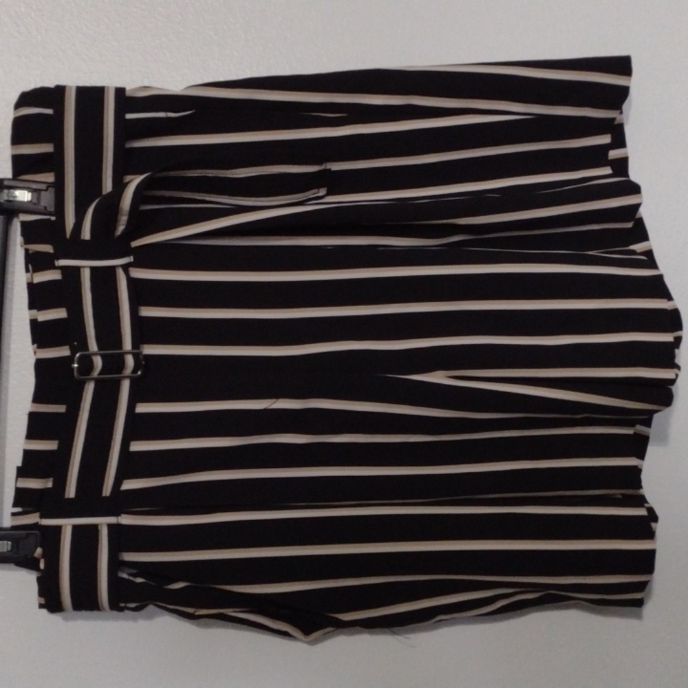 New York & Company 7TH Avenue Design studio short